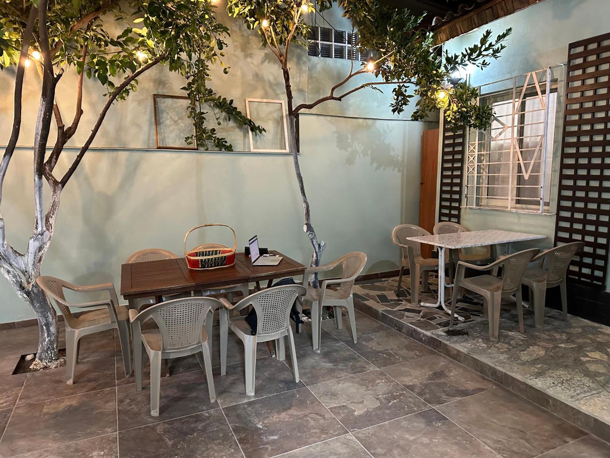 Tirana Lemon Breeze Hostel Εξωτερικό φωτογραφία