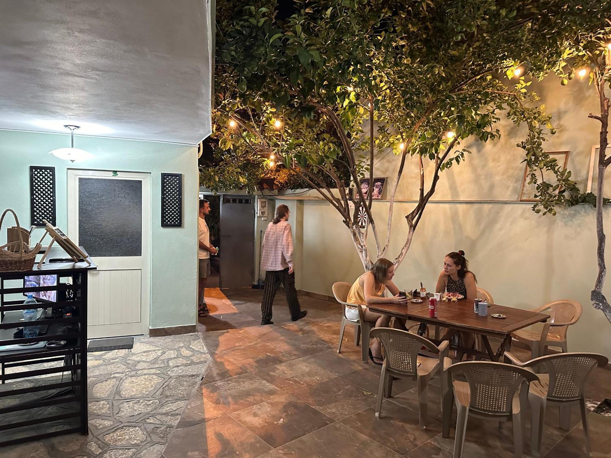 Tirana Lemon Breeze Hostel Εξωτερικό φωτογραφία