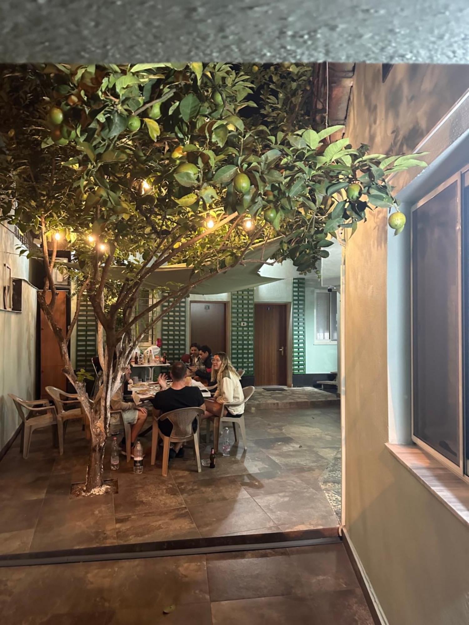 Tirana Lemon Breeze Hostel Εξωτερικό φωτογραφία